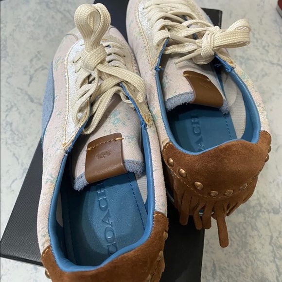 Coach C122 with Fringe Size 7B - Picture 3 of 10